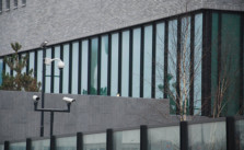 Kameras vor der Europol-Zentrale in Den Haag (Foto: Schiltman/CC BY 2.0)