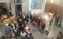 Vor dem Ausschuss-Saal.