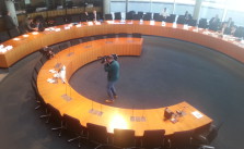 Ausschuss-Saal vor der Anhörung.