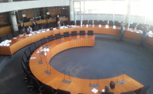 Europasaal vor der Sitzung.