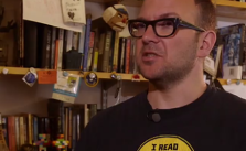 Cory Doctorow. Quelle: Screenshot 3sat-Mediathek