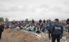 Geflüchtete auf der "Balkan-Route" im Herbst 2015. Die erweiterten Systeme SIS II, EURODAC, VIS und ECRIS betreffen zuerst MigrantInnen.