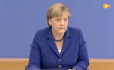 Bundeskanzlerin Merkel foderte vor der Bundespressekonferenz den "schnellstmöglichen" Aufbau einer Entschlüsselungsbehörde (Foto: Screenshot)
