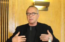 War Mitglied des Parlamentarischen Kontrollgremiums und fordert Konsequenzen: Wolfgang Nešković. Bild: Humanistische Union. Lizenz: Creative Commons BY 2.0.