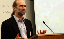 Bruce Schneier ist einer der drei Autoren der Studie