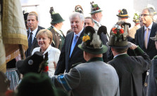 Angela Merkel, Horst Seehofer, Andreas Voßkuhle (v.l.n.r.). Foto: CC-BY-SA 2.0 Metropolico.org