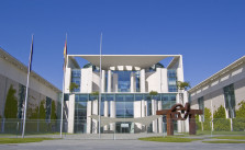 Will nicht, dass die Öffentlichkeit ihre Schwerpunkte kennt: Die Regierung im Bundeskanzleramt. Bild: Tischbeinahe. Lizenz: Creative Commons BY 3.0.
