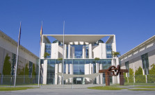 Gibt die Vorhabendokumente nur an ausgewählte Journalisten & Lobbyisten: Bundeskanzleramt in Berlin. Bild: Tischbeinahe. Lizenz: Creative Commons BY 3.0.