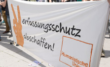 Transparent der Humanistischen Union bei der #Landesverrat-Demo. CC BY 2.0, via flickr/Schramm Photography.