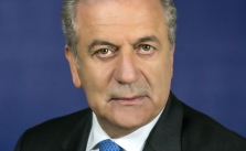 Arbeitet an neuer Vorratsdatensoeicherung: EU-Innenkommissar Avramopoulos.