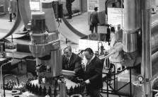 ADN-ZB Häßler 2.9.73 Gü Leipzig: Herbstmesse 1973- Der VEB Eisen- und Hüttenwerke Thale zeigt in der Ausstellungshalle der DDR-Chemie auf dem Messegelände einen neuentwickelten Autoklaven für die chemische Industrie.