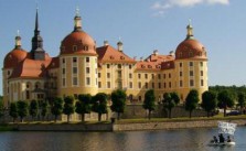 Das "Aschenputtel-Schloss" Moritzburg bei Dresden. Hier einigte sich der Innenminister-Stammtisch darauf, IT-gestützte Ermittlungsmethoden zu erleichtern.