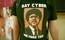 CYBER! CYBER! Bild: @violetblue.