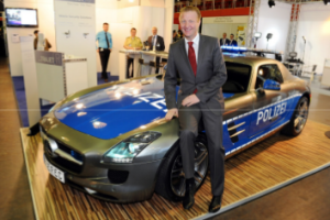 IM Ralf Jäger (NRW) eröffnet Polizeimesse IPOMEX. Veranstalter ist das Polizeitechnische Institut, das auch bei ENLETS mitarbeitet