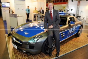 IM Ralf Jäger (NRW) eröffnet Polizeimesse IPOMEX. Veranstalter ist das  Polizeitechnische Institut, das auch bei ENLETS mitarbeitet 