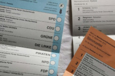 Vorschau auf die Wahlzettel in Berlin. Bild via twitter/pos_chris