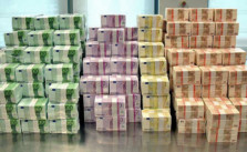 Der Sicherheitsapparat rüstet auf: 73 Millionen mehr für den BND, 45 Millionen mehr für den Verfassungsschutz und 500 Millionen mehr für das BMI. Foto: CC-BY-NC-ND 2.0 Araña1404