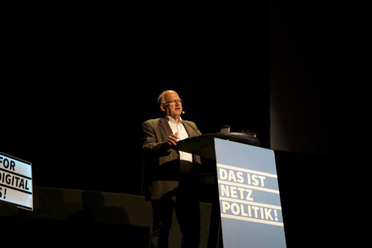 Peter Schaar bei der "Das ist Netzpolitik"-Konferenz 2016