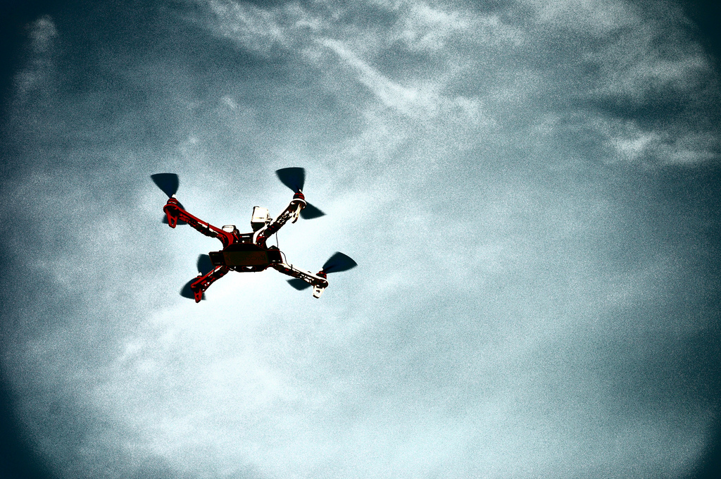 Eine fliegende Drohne