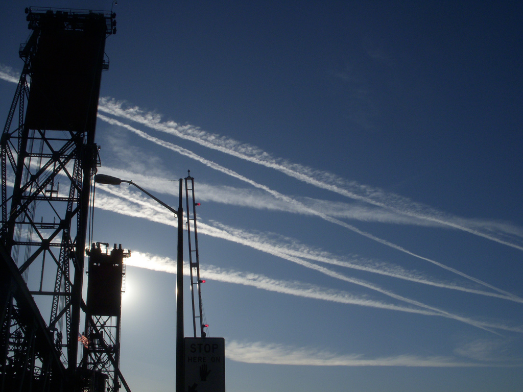 NPP158: Die Chemtrails GmbH - Verschwörungsmythen für Einsteiger und Fortgeschrittene