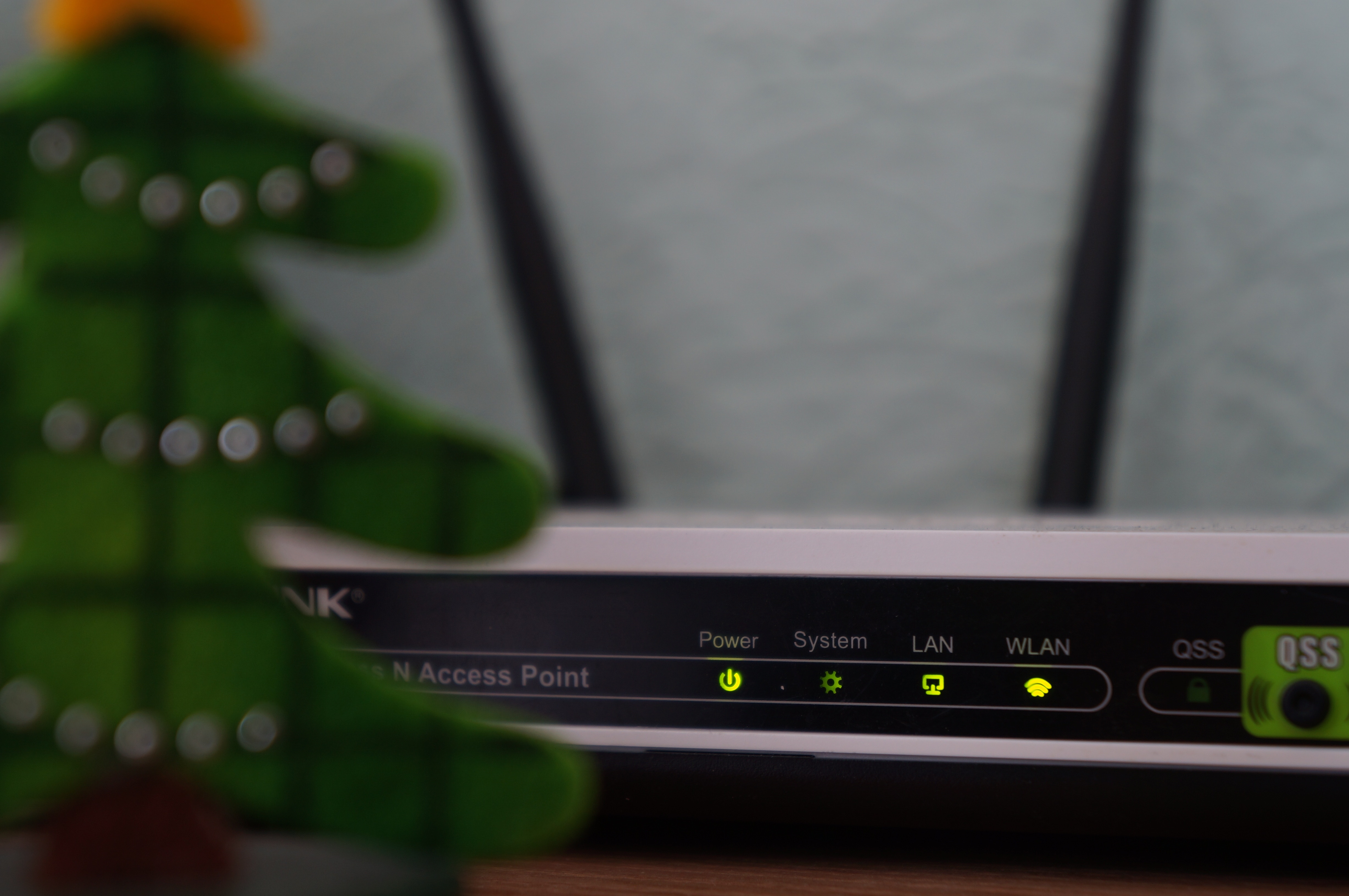 Router mit leuchtenden LEDs