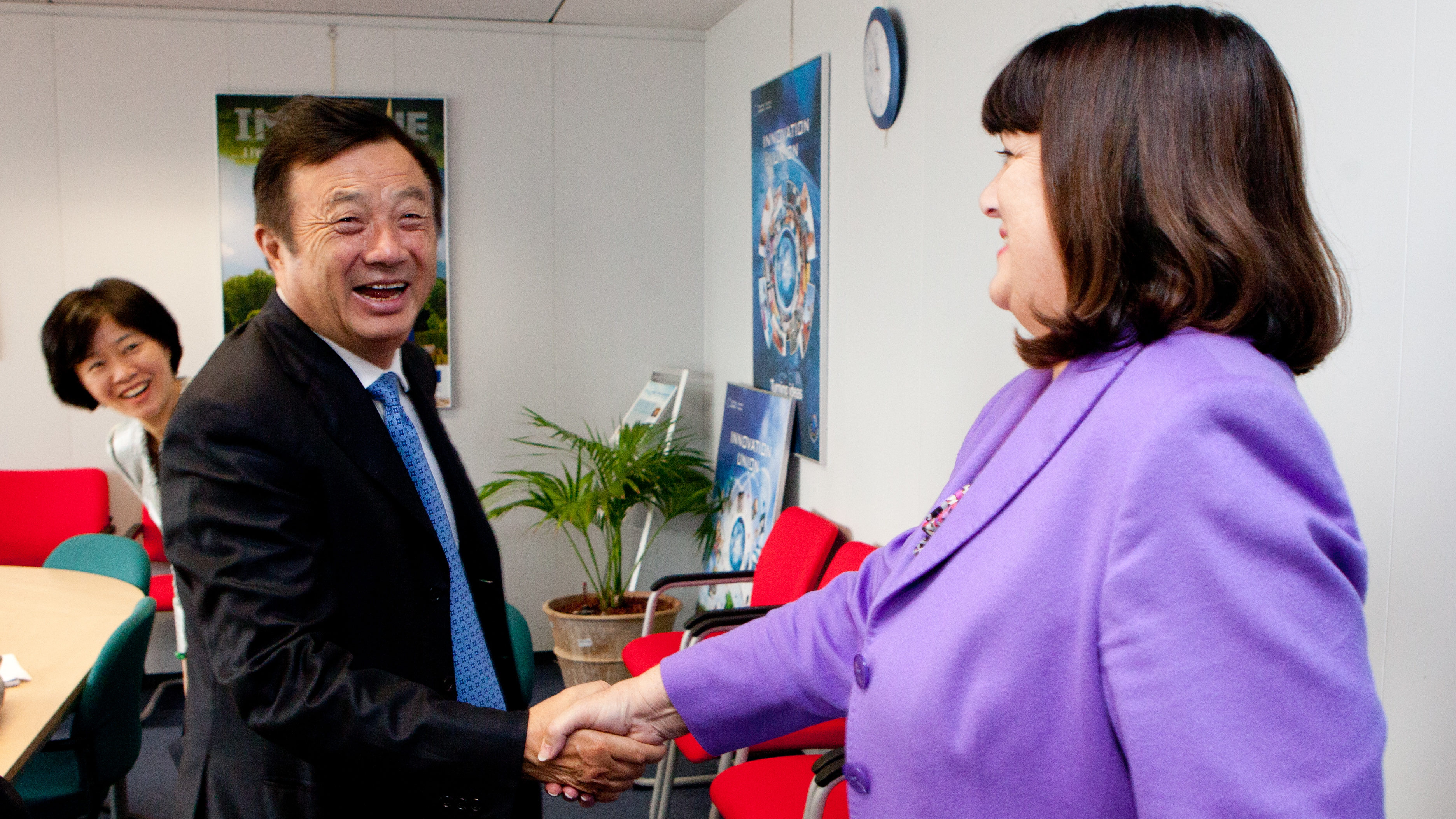 Ren Zhengfei 2012 auf Besuch in Brüssel