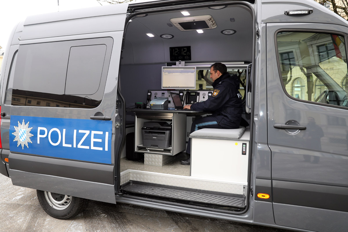 Neue Dienstausweise für die Bayerische Polizei - Bayerisches  Staatsministerium des Innern, für Sport und Integration