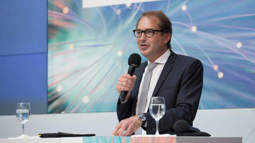 Der ehemalige Bundesminister für Verkehr und digitale Infrastruktur, Alexander Dobrindt (Archivbild)