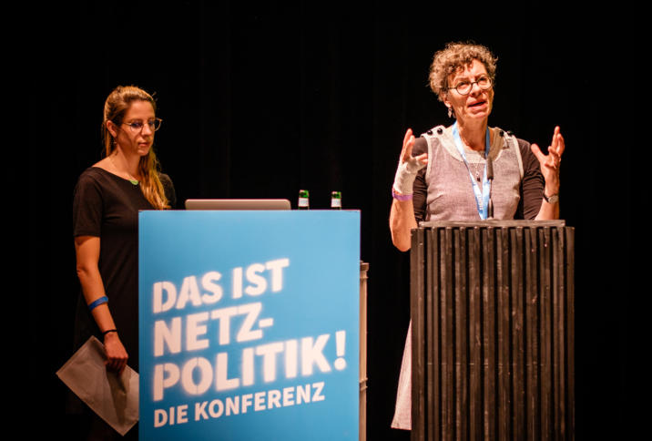 Jeanette Hofmann und Ronja Kniep