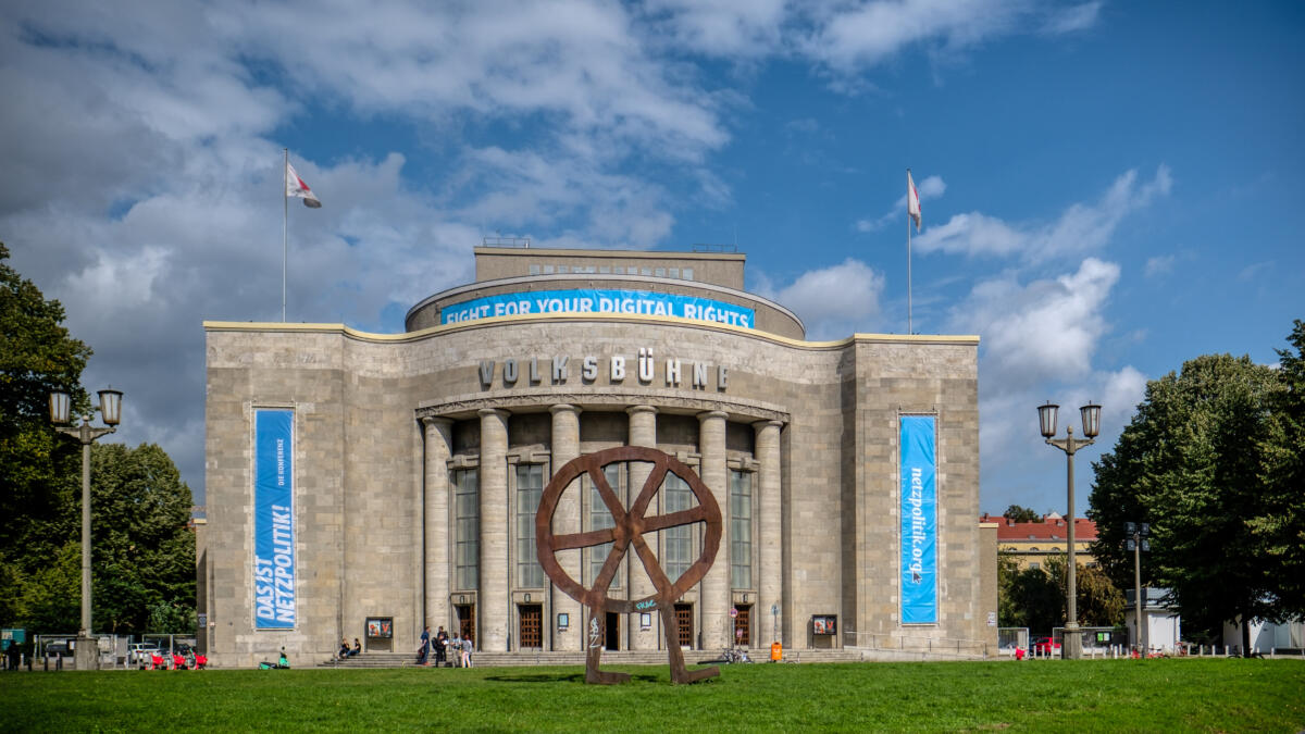 Volksbühne von außen