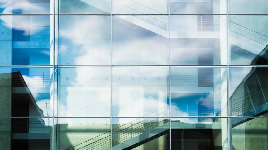 Eine Glasfassade