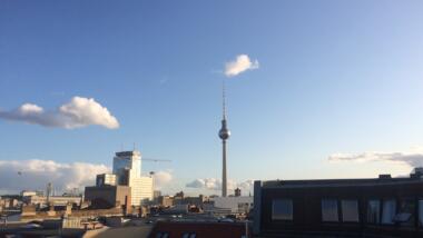 Himmel über dem Berliner Fernsehturm