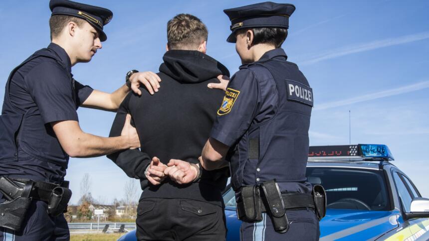 Festnahme durch bayrische Polizei