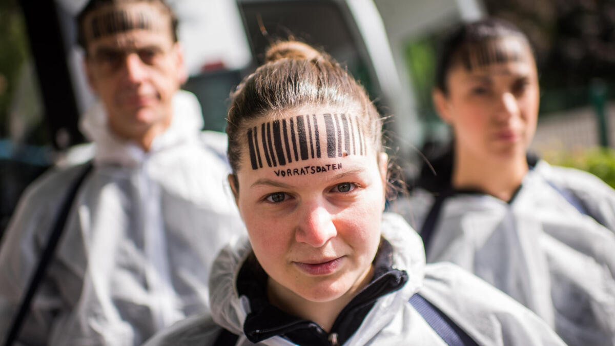 Demonstrantin bei einer Aktion gegen die Vorratsdatenspeicherung