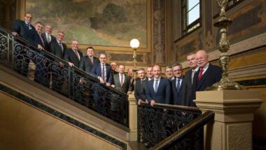 Gruppenbild der 17 Innenminister auf einer Treppe