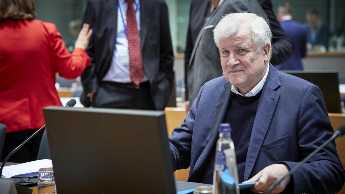 Horst Seehofer an einem Computer