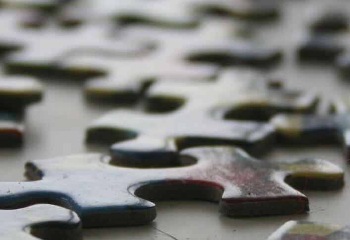 Puzzleteile in Nahaufnahme.