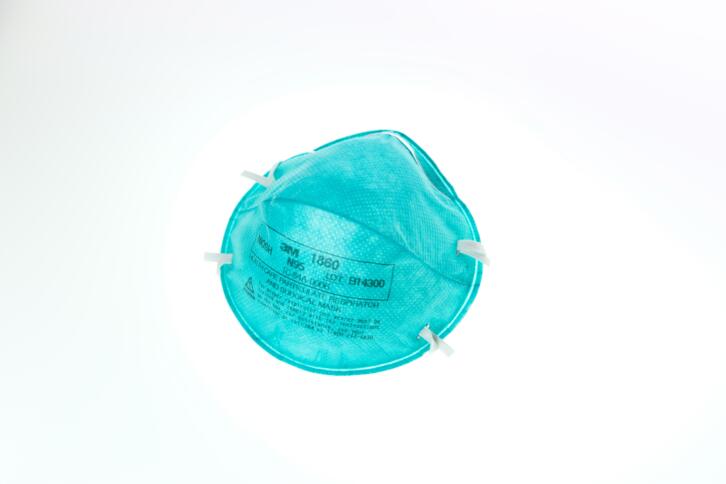 türkisfarbene Maske