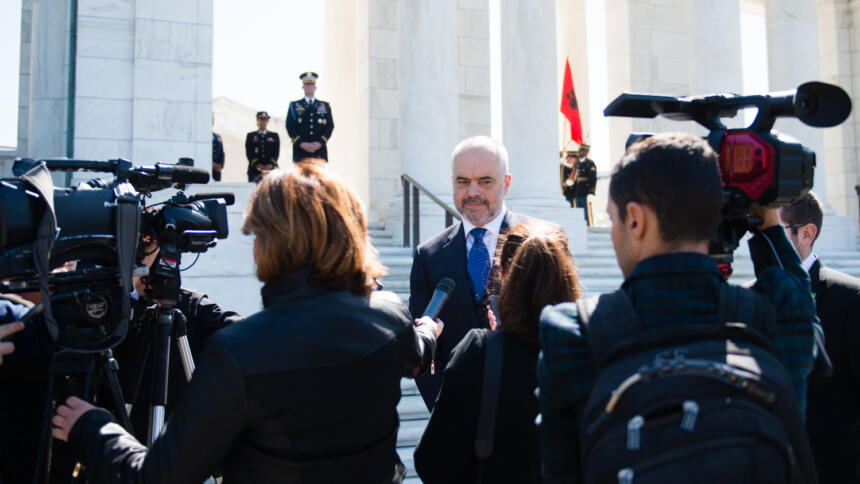 pressefreiheit-wie-eine-deutsche-firma-in-albanien-regierungskritische