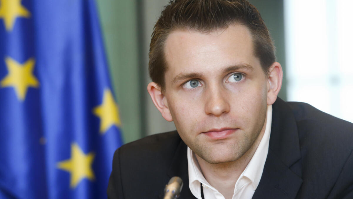 Was vom Tage übrig blieb Verschworen, verwählt, verwanzt