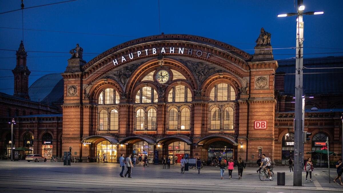 Hauptbahnhof Bremen am Abend