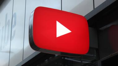 Youtube-Logo als Leuchtschild