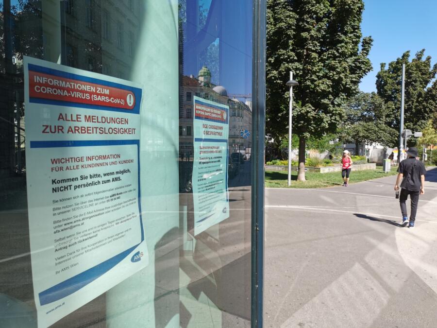 Fassade der Arbeitsmarkservices in Wien