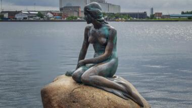 Die Statue der kleinen Meerjungfrau in Kopenhagen