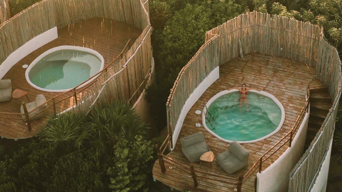 Drohnenfoto von Pools