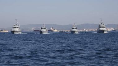 Zur Überwachung der Seeaußengrenzen hat die britische Marine zwei Patrouillenboote in Gibraltar stationiert. Eigentlich sollten sie in diesem Jahr durch größere Schiffe ersetzt werden.