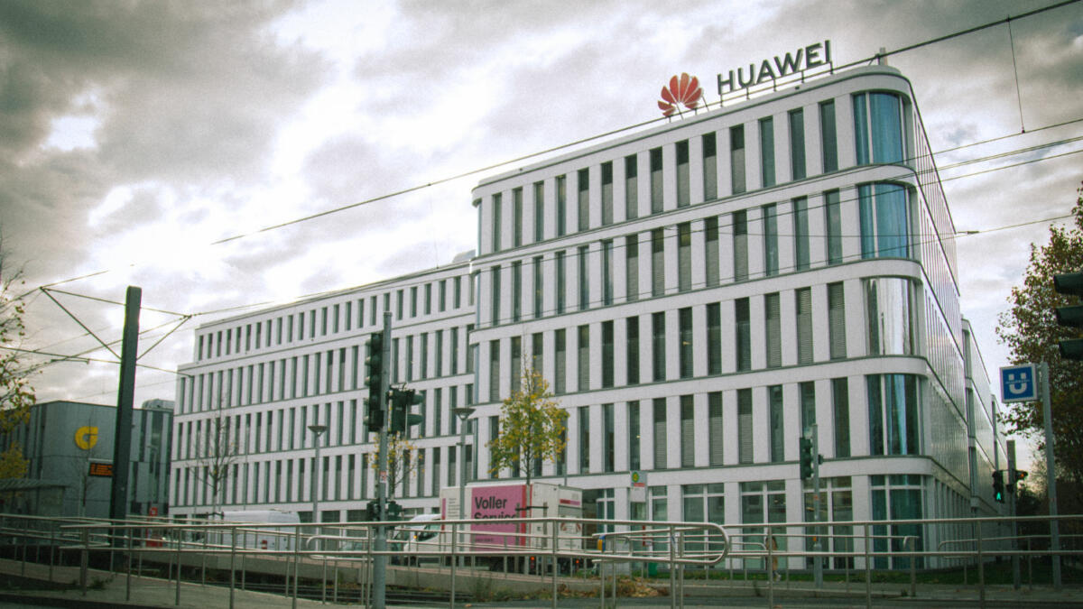 Huawei has 2,400 employees in Düsseldorf. Inside there is a quasi-military esprit de corps, according to ex-employees.