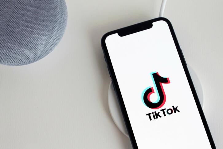 TikTok Logo auf Handy