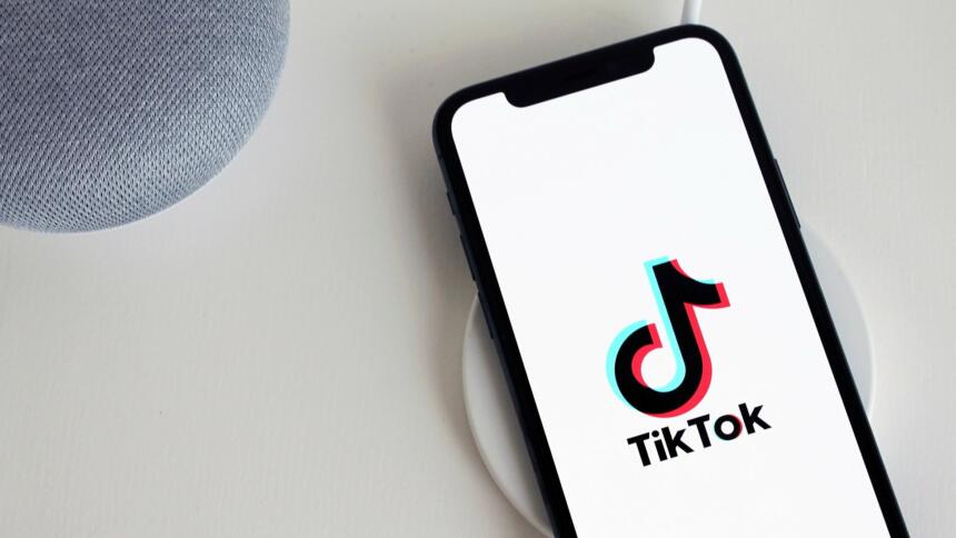 TikTok Logo auf Handy