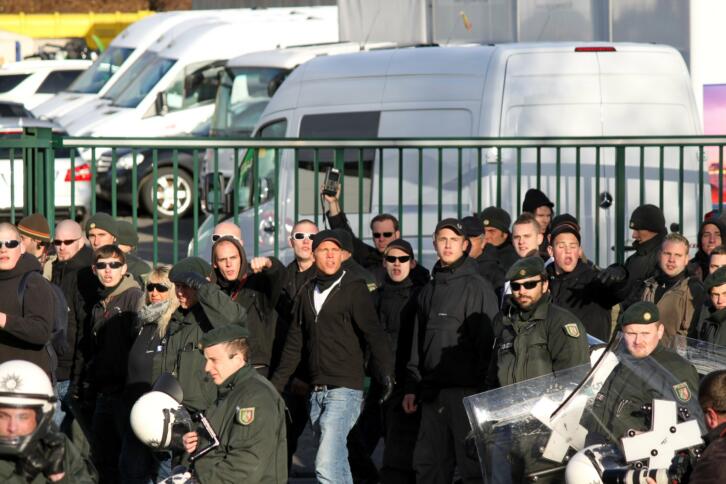 Neonazis auf einer Demo
